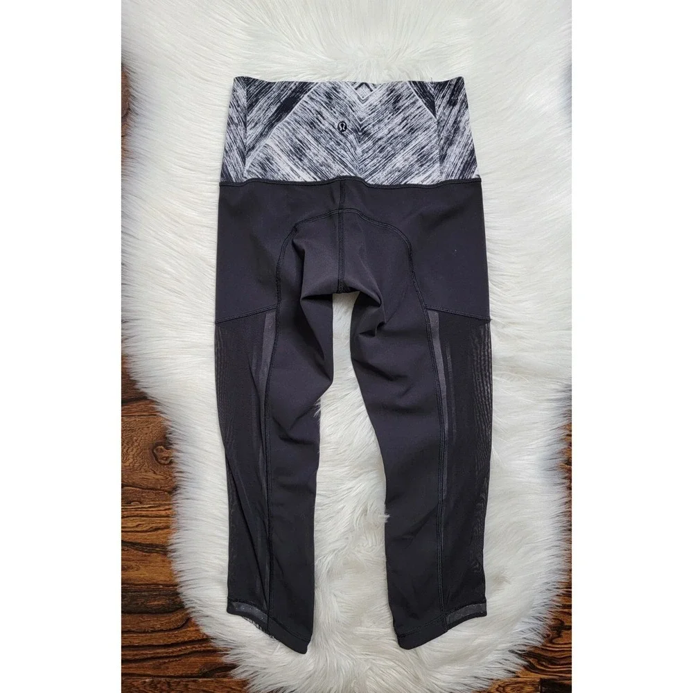 Lululemon Hot To Street Crop Size 4 Heat Wave White /Black Side Mesh Tight
